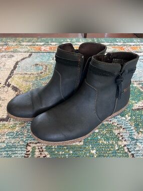 b.o.c. Women’s Addi Ankle Booties with Side Zip